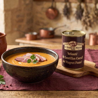 Velouté aux lentilles corail et magret fumé
